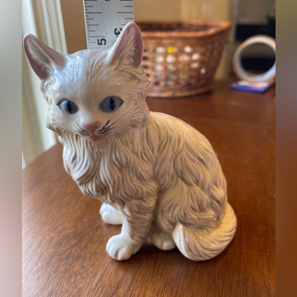 Vintage cat figure figurine white kitty